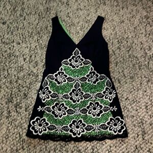 Beautiful Lilly Pulitzer dress/shirt.  31.5 inches,short dress/ long top. Size 8
